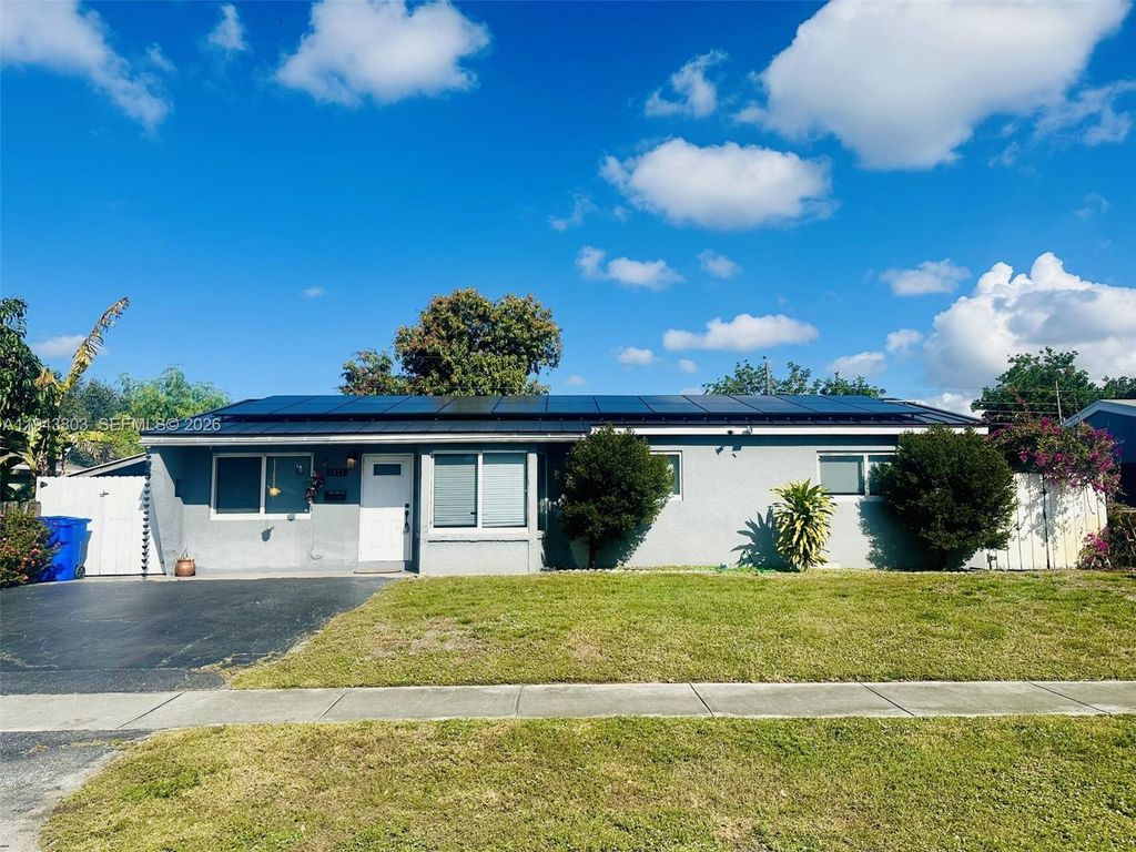 7021 Scott St., Hollywood, FL 33024