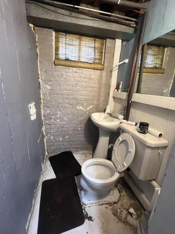 2143 S Layton BOULEVARD, Milwaukee, WI 53215