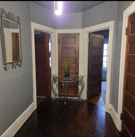 2143 S Layton BOULEVARD, Milwaukee, WI 53215