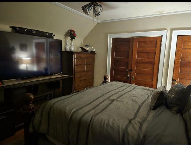 2143 S Layton BOULEVARD, Milwaukee, WI 53215