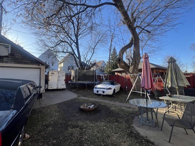 2143 S Layton BOULEVARD, Milwaukee, WI 53215