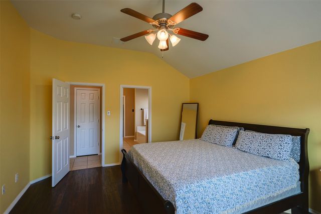 437 Sandy Creek Drive, Fort Worth, TX 76131