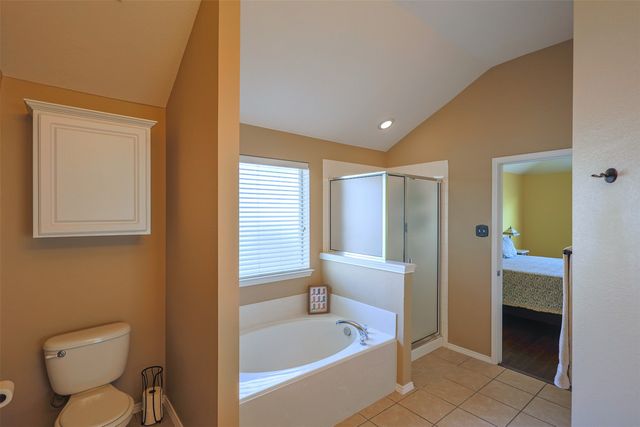 437 Sandy Creek Drive, Fort Worth, TX 76131