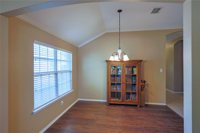 437 Sandy Creek Drive, Fort Worth, TX 76131