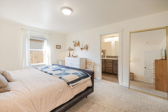 963 SE Maliah Avenue, Madras, OR 97741