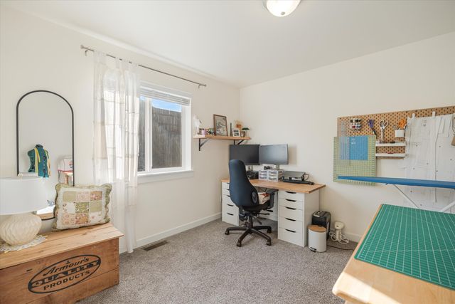 963 SE Maliah Avenue, Madras, OR 97741