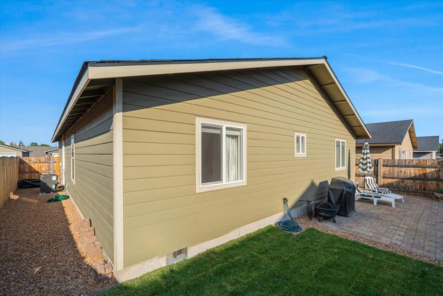 963 SE Maliah Avenue, Madras, OR 97741