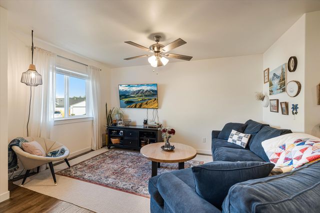 963 SE Maliah Avenue, Madras, OR 97741