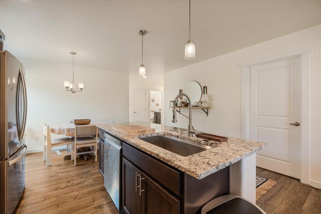 963 SE Maliah Avenue, Madras, OR 97741