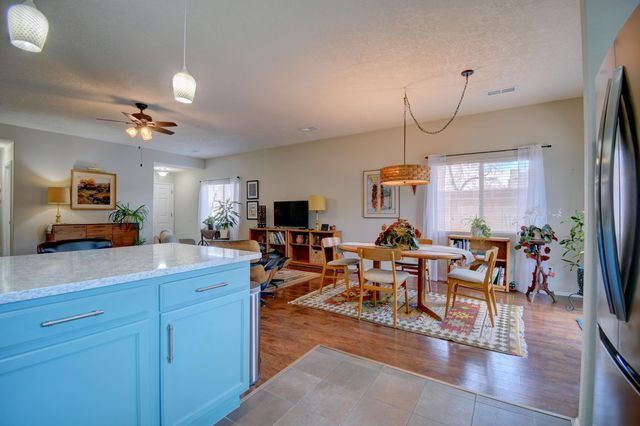 1512 Calle Sonrisa NE, Albuquerque, NM 87113