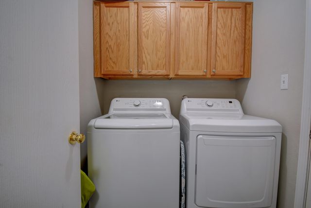 1512 Calle Sonrisa NE, Albuquerque, NM 87113