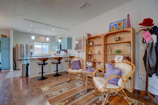 1512 Calle Sonrisa NE, Albuquerque, NM 87113