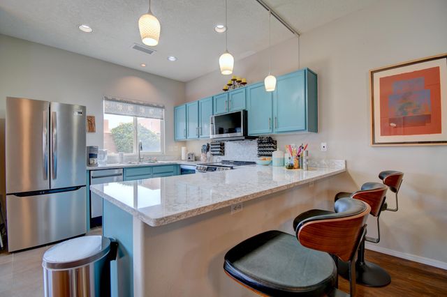 1512 Calle Sonrisa NE, Albuquerque, NM 87113
