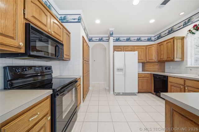 9119 N 132nd East Avenue, Owasso, OK 74055