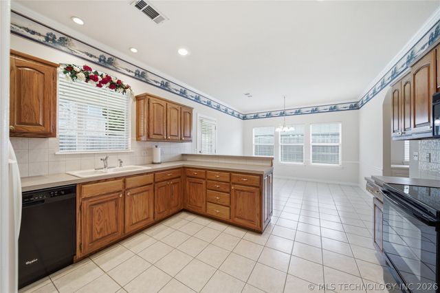 9119 N 132nd East Avenue, Owasso, OK 74055