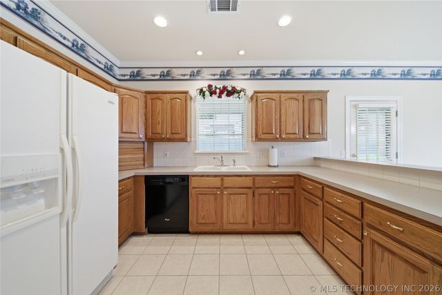 9119 N 132nd East Avenue, Owasso, OK 74055