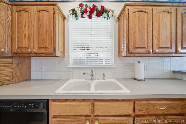 9119 N 132nd East Avenue, Owasso, OK 74055