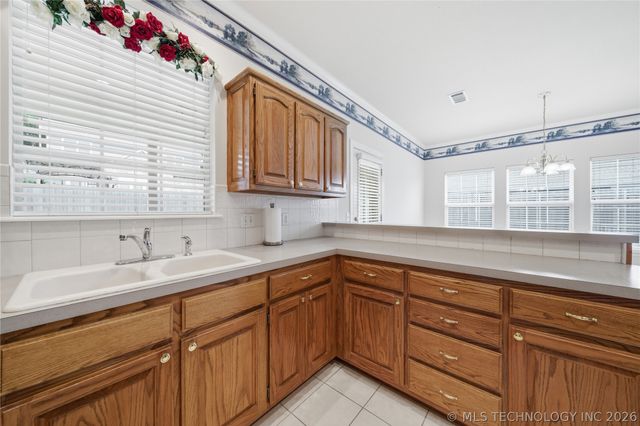 9119 N 132nd East Avenue, Owasso, OK 74055