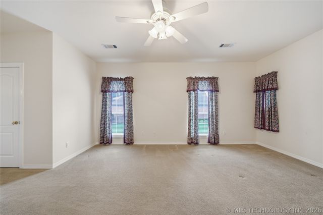 9119 N 132nd East Avenue, Owasso, OK 74055