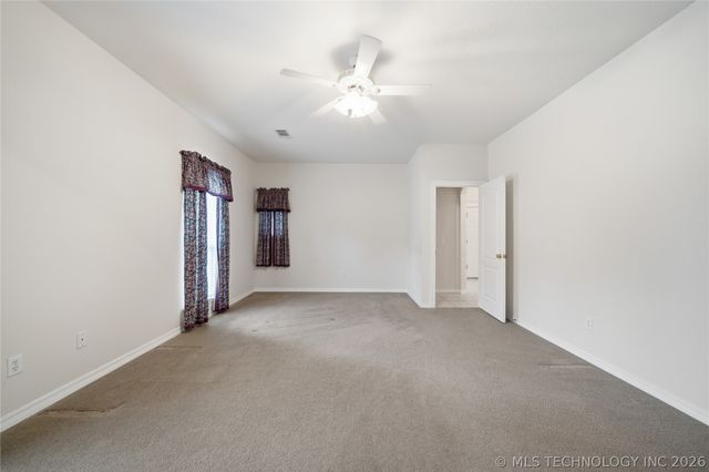 9119 N 132nd East Avenue, Owasso, OK 74055