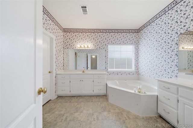 9119 N 132nd East Avenue, Owasso, OK 74055