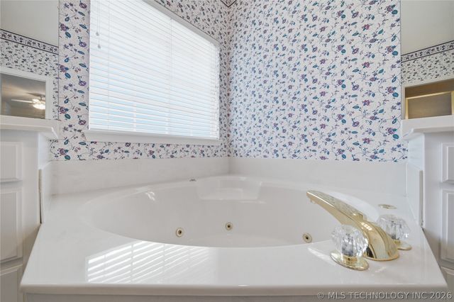 9119 N 132nd East Avenue, Owasso, OK 74055