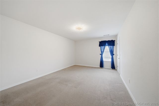 9119 N 132nd East Avenue, Owasso, OK 74055