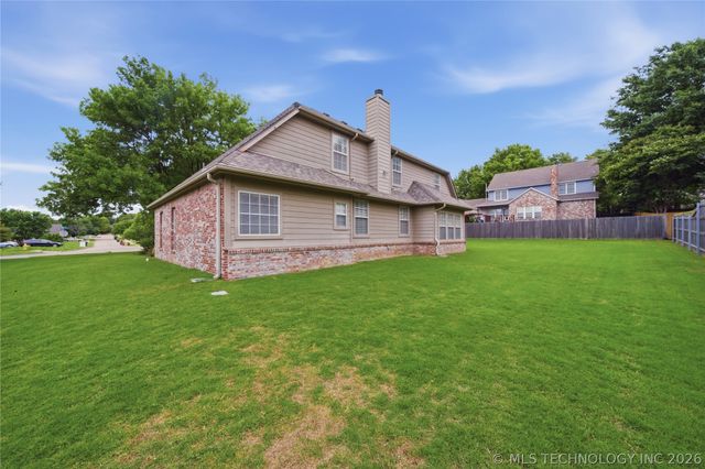 9119 N 132nd East Avenue, Owasso, OK 74055