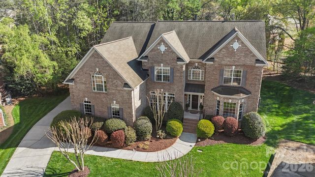 902 Fontaine Court, Waxhaw, NC 28173