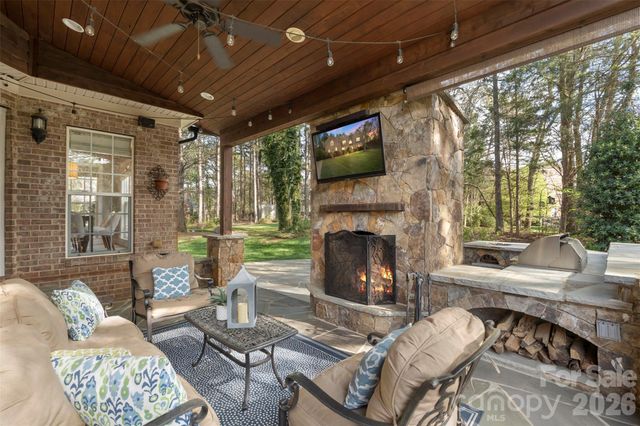 902 Fontaine Court, Waxhaw, NC 28173