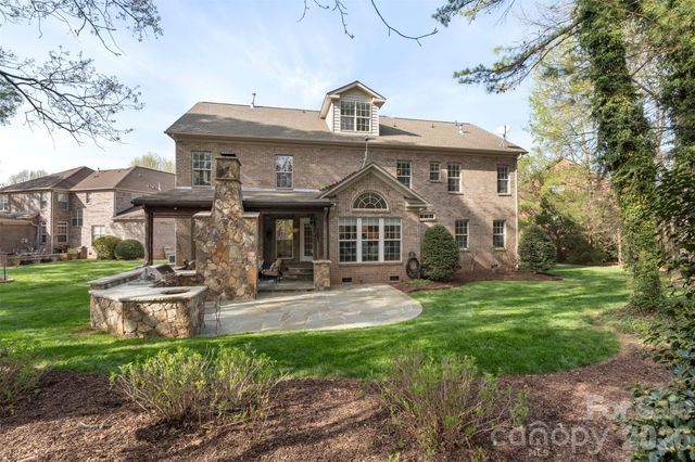 902 Fontaine Court, Waxhaw, NC 28173