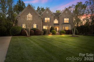 902 Fontaine Court, Waxhaw, NC 28173