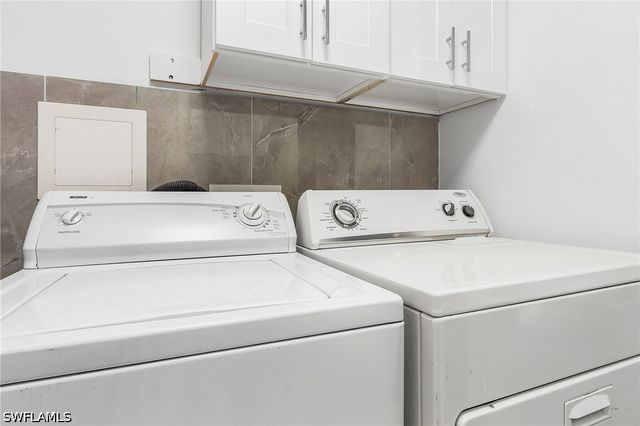 620 Luisa CT 803, Naples, FL 34104