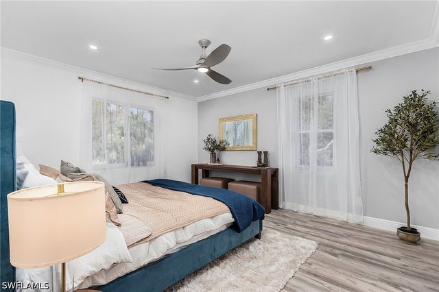620 Luisa CT 803, Naples, FL 34104
