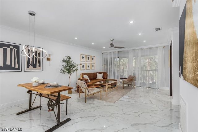 620 Luisa CT 803, Naples, FL 34104