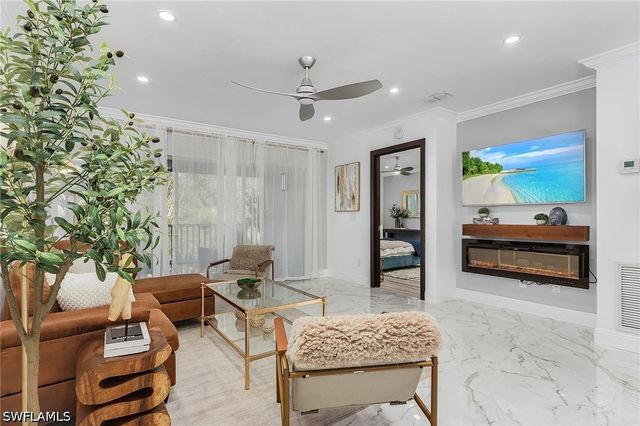 620 Luisa CT 803, Naples, FL 34104