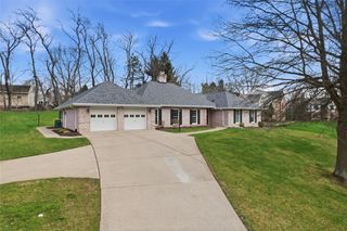 1401 Field Club Ct, Franklin Park, PA 15237