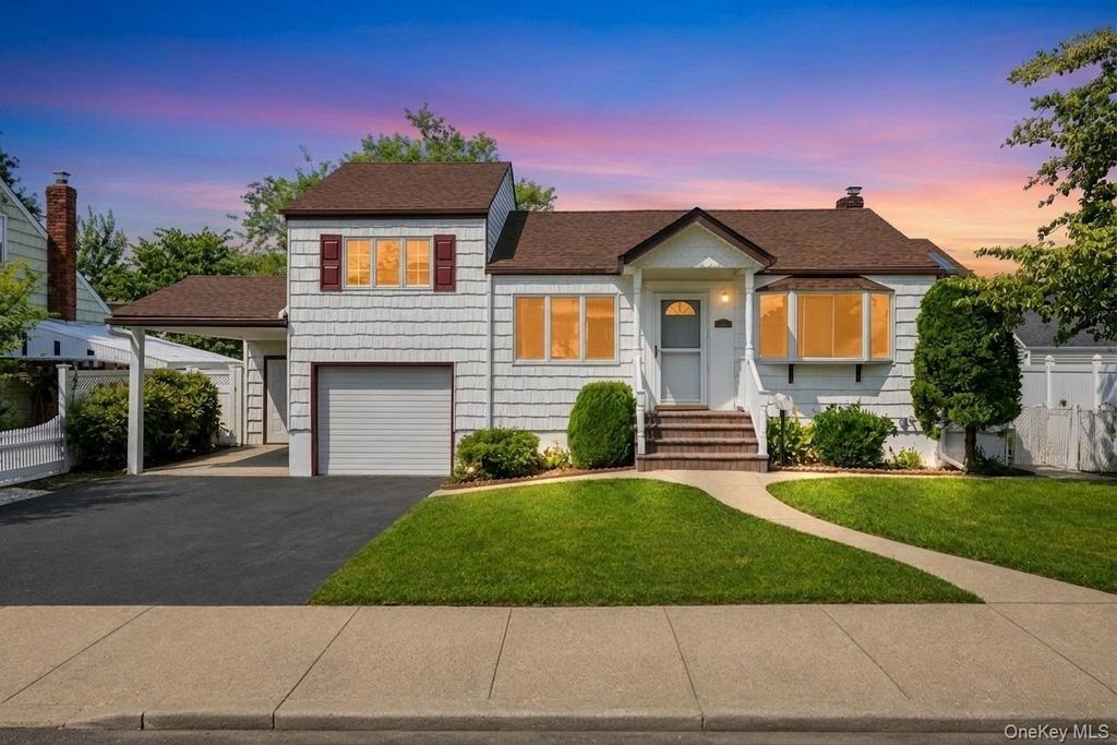 125 S 5th Street, Bethpage, NY 11714 — exterior