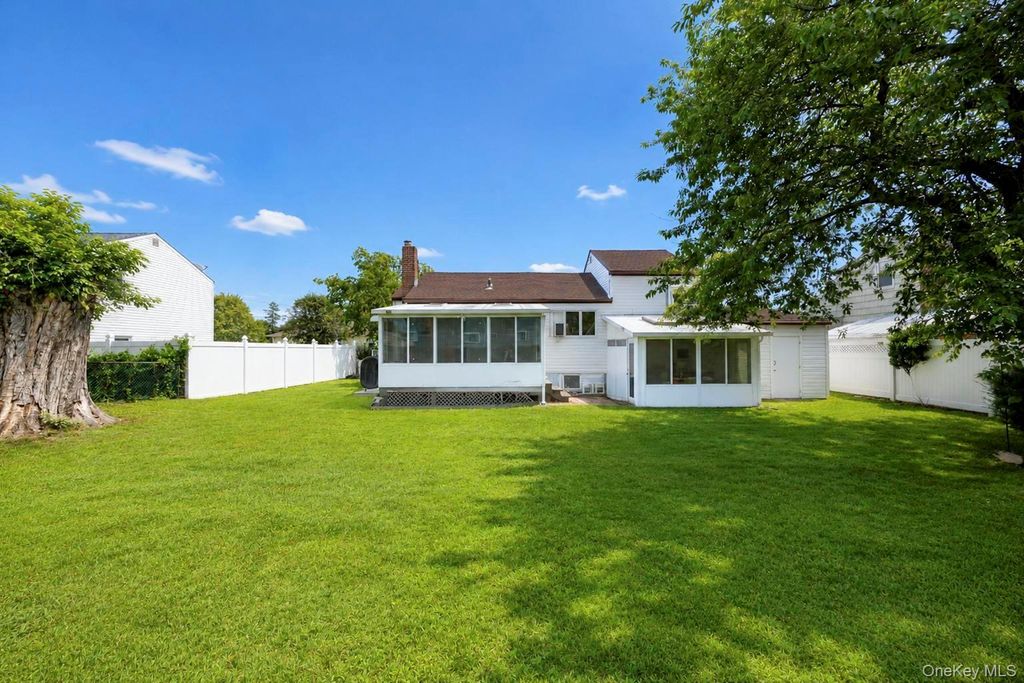 125 S 5th Street, Bethpage, NY 11714 — photo 3