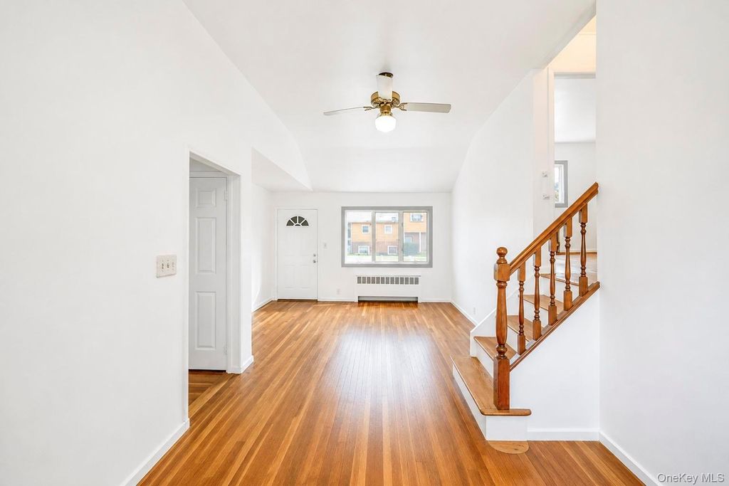 125 S 5th Street, Bethpage, NY 11714 — photo 4