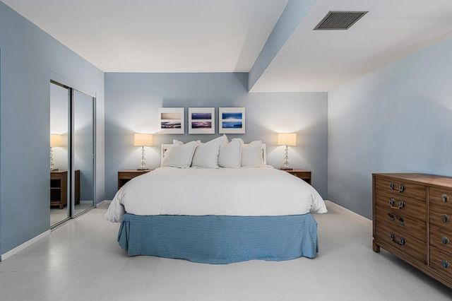 1855 E Ramon Road 14, Palm Springs, CA 92264