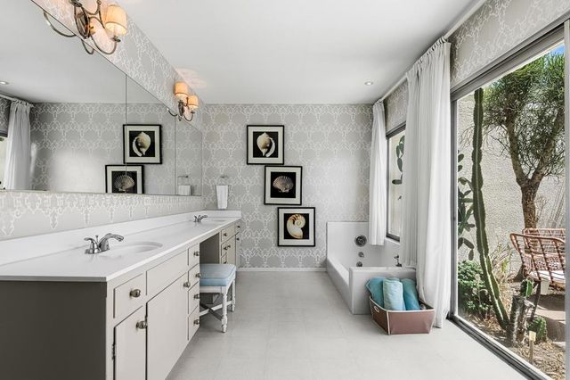 1855 E Ramon Road 14, Palm Springs, CA 92264