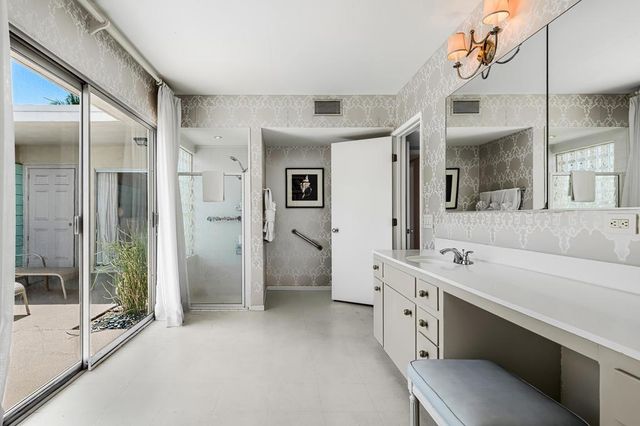 1855 E Ramon Road 14, Palm Springs, CA 92264