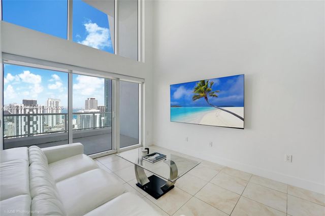 41 SE 5th Street 2409, Miami, FL 33131