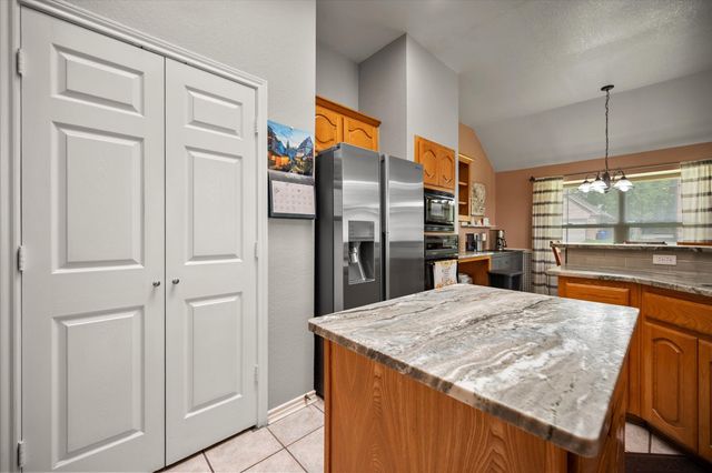 5 Churchill Court, Mansfield, TX 76063