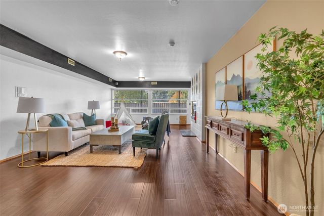 1133 E Hemlock Street, Kent, WA 98030