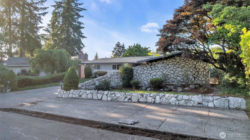 1133 E Hemlock Street, Kent, WA 98030