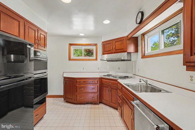 9204 SNYDER LN, Perry Hall, MD 21128