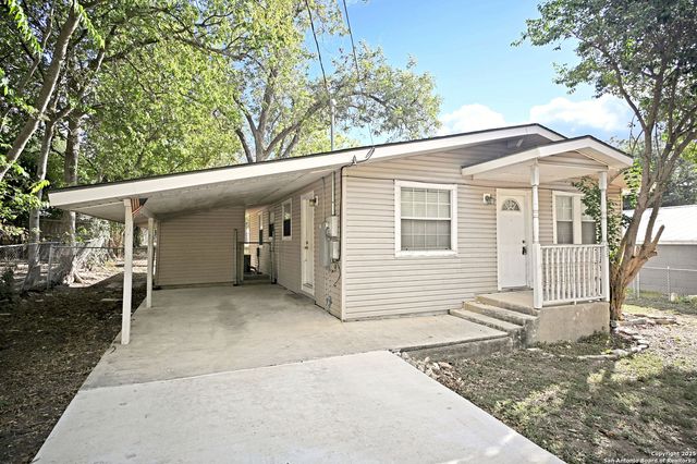 633 S Academy, New Braunfels, TX 78130