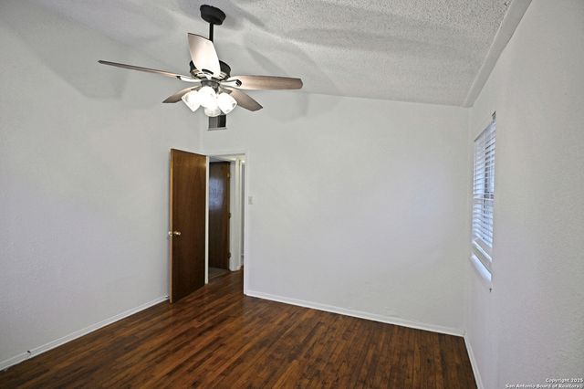 633 S Academy, New Braunfels, TX 78130